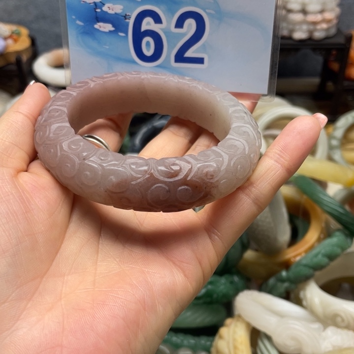 石英岩玉未镶嵌手镯