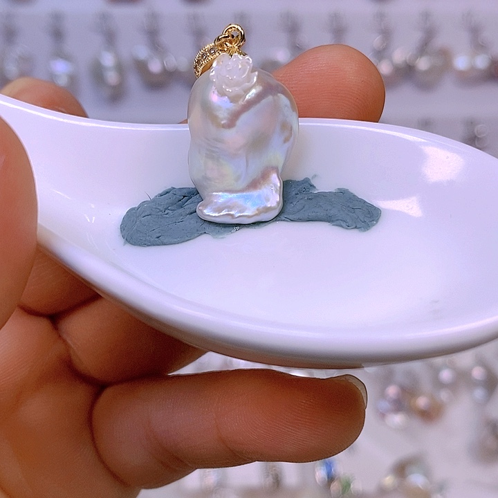 淡水珍珠颈饰合金