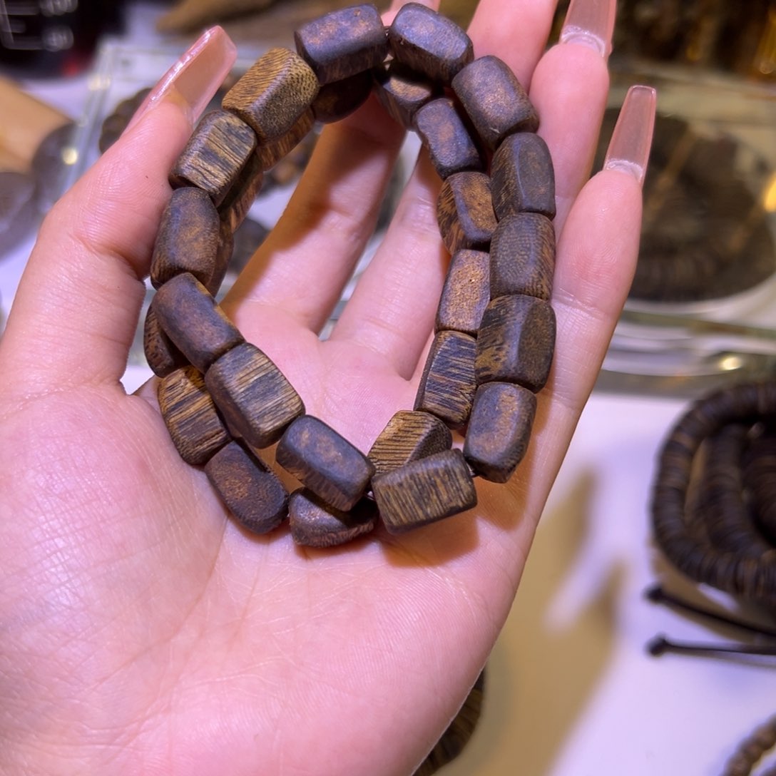 沉香手串赛****店奇楠沉香多样性发货一条凹