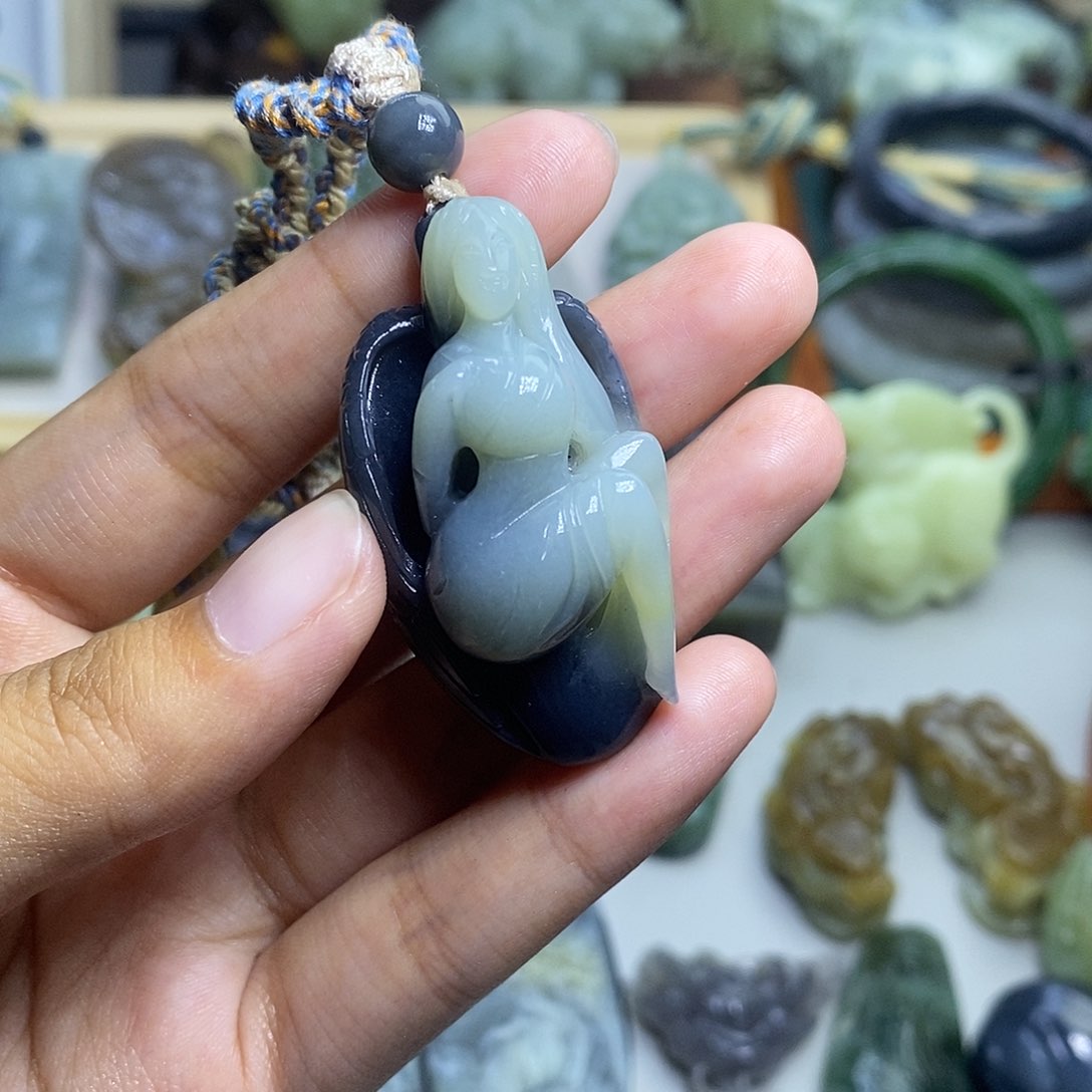 和田玉未镶嵌颈饰自**风