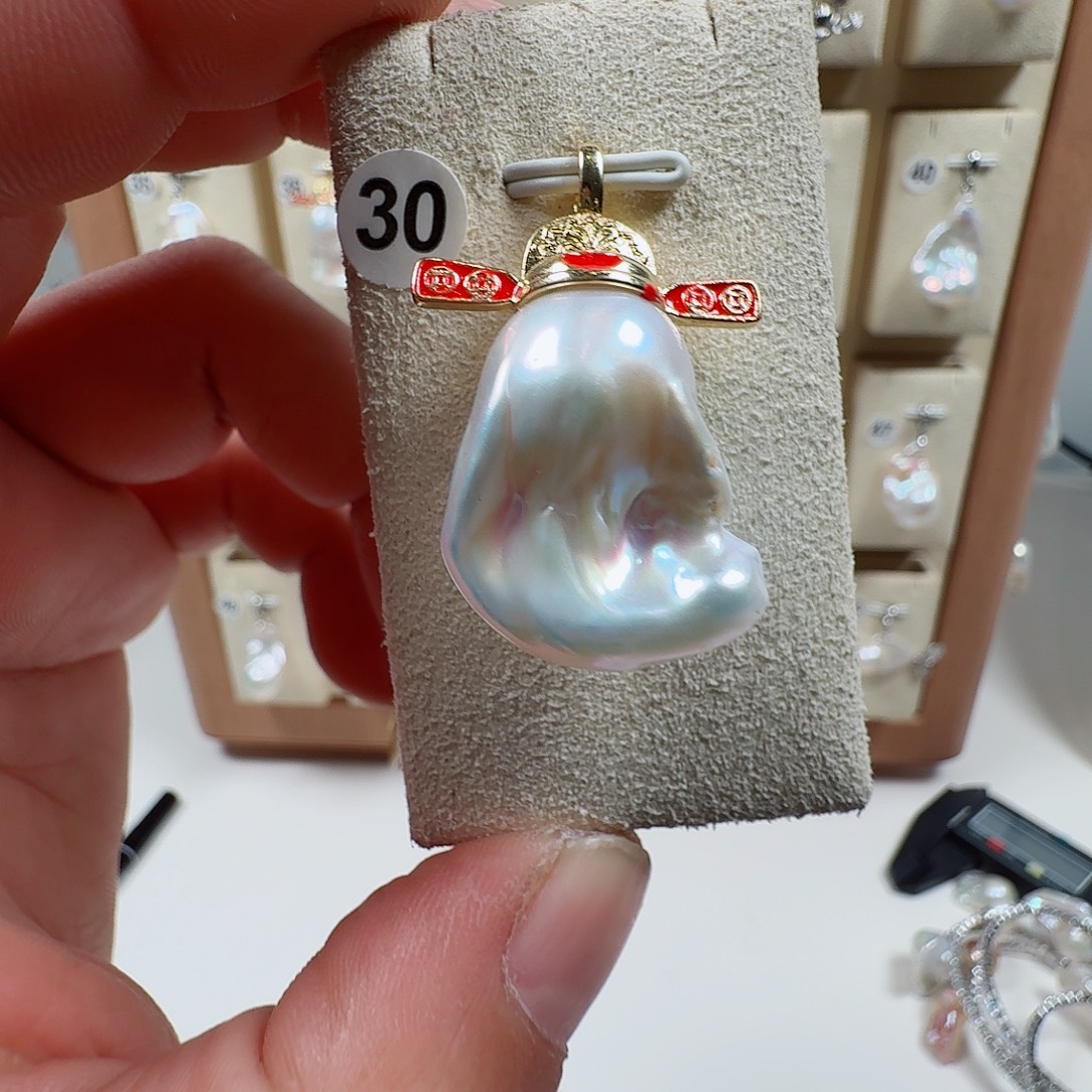 淡水珍珠合金颈饰
