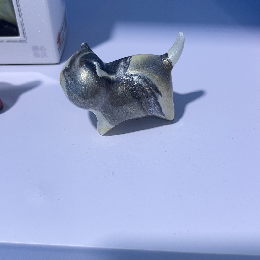 大漆珠光黑金色小猫