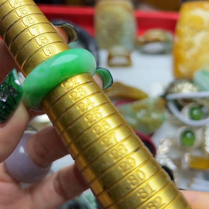 定制翡翠未镶嵌戒