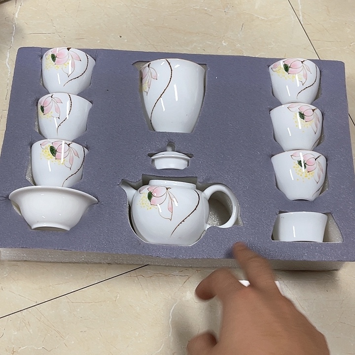 孤品茶具套装等。      