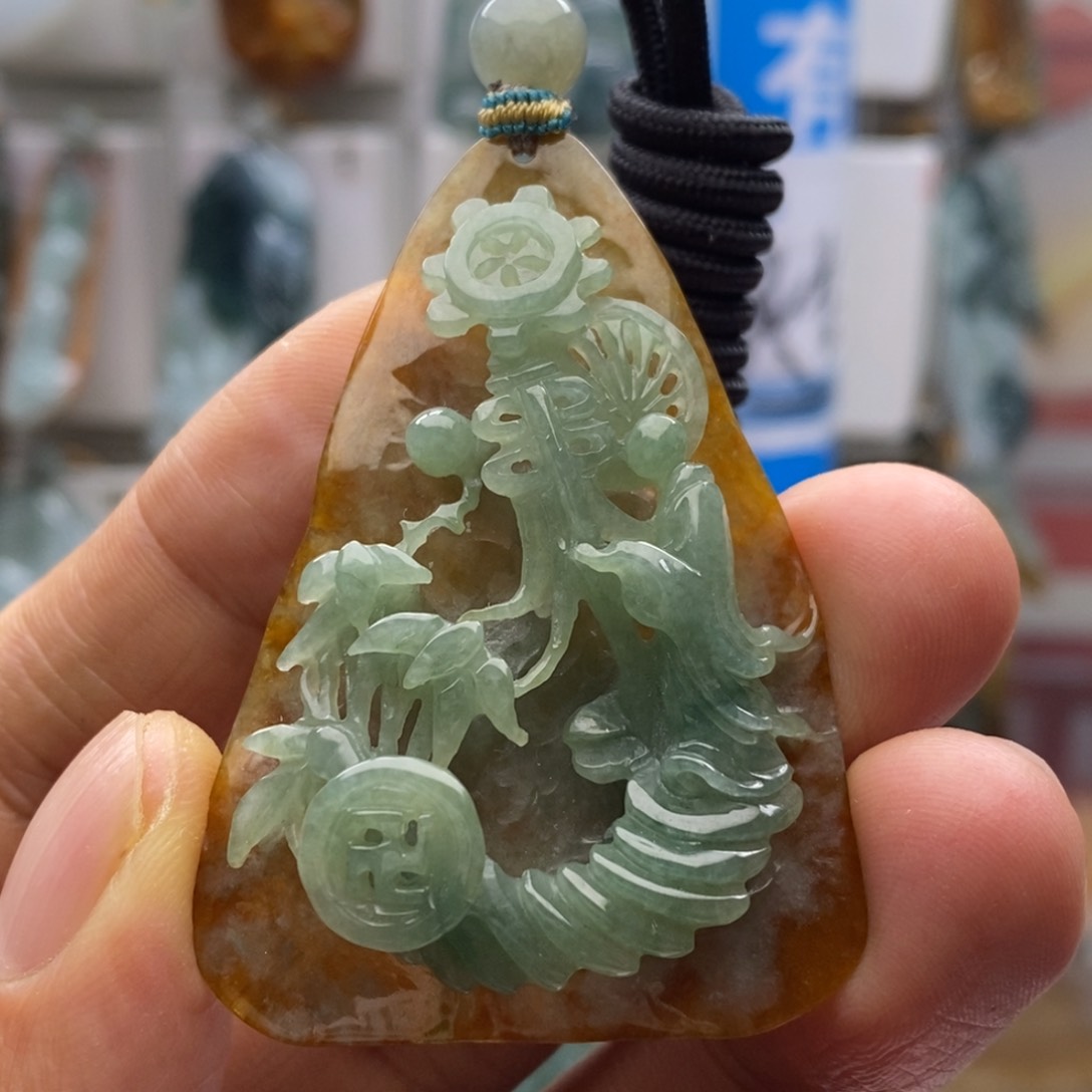 翡翠颈饰未镶嵌悟道