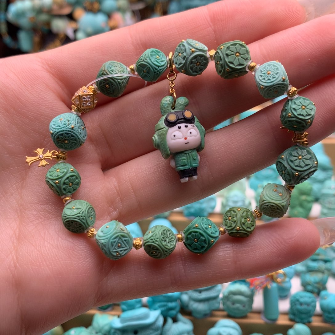 绿松石颈饰18K金镶嵌