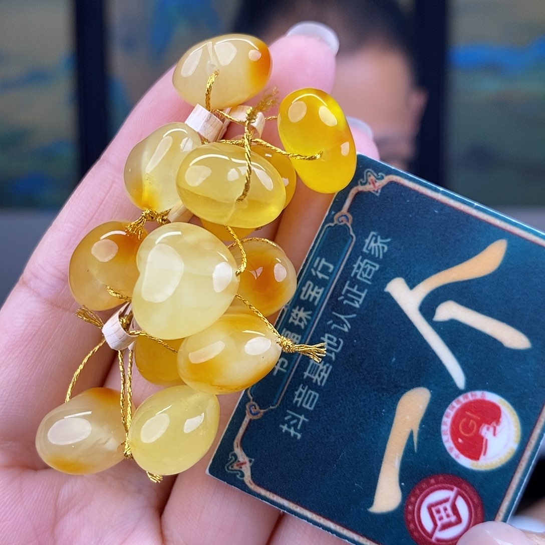 琥珀未镶嵌珠宝奇石