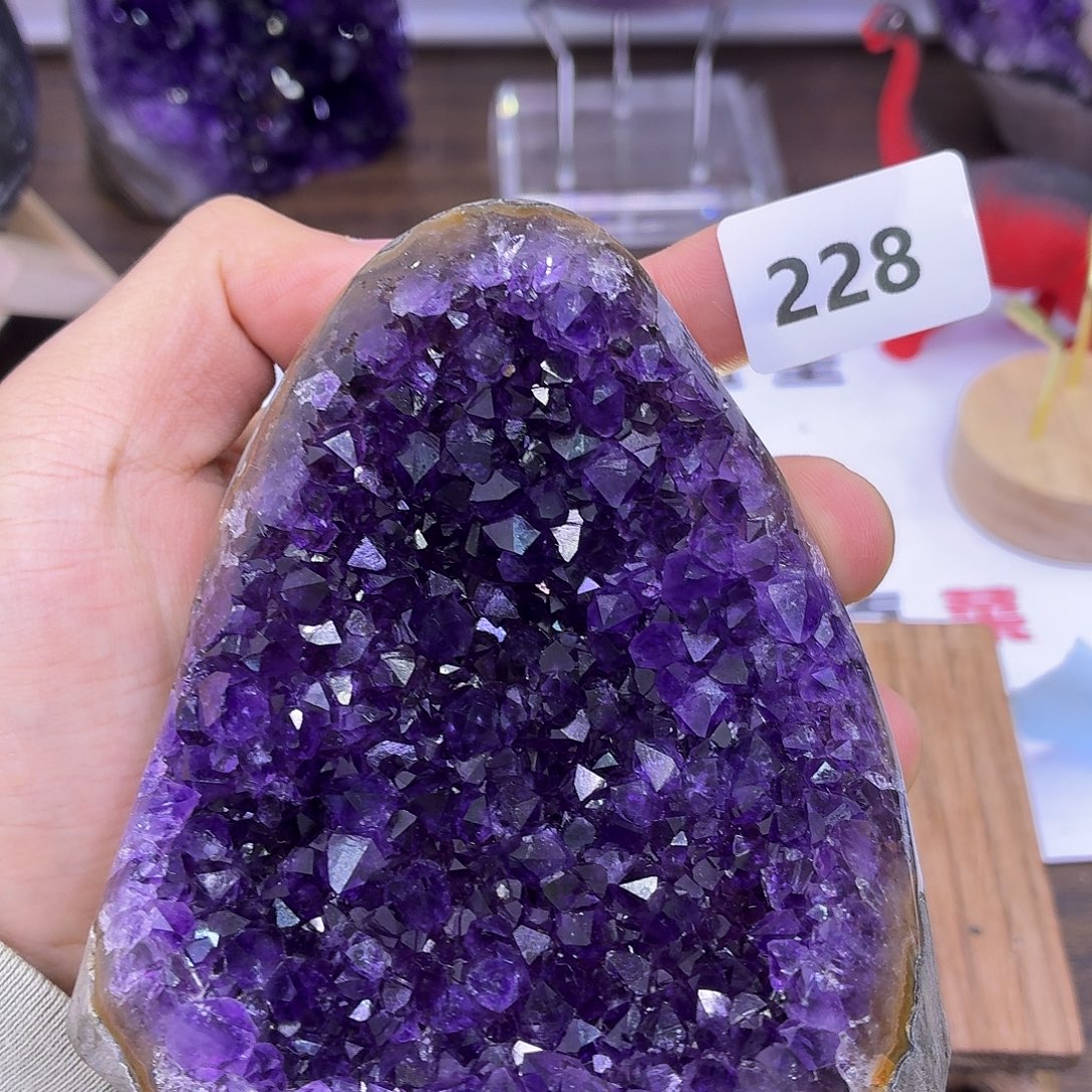 紫晶未镶嵌大型摆件（非配饰）