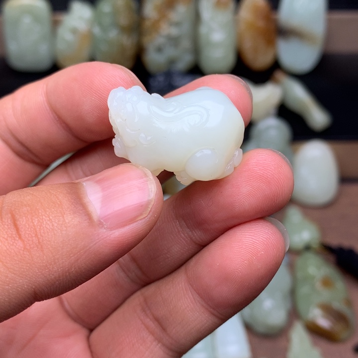 和田玉（糖玉）未镶嵌颈饰