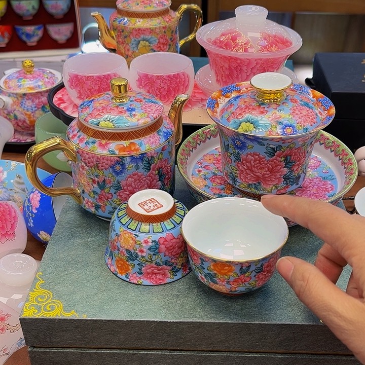 段泥茶杯吧啦吧啦的说了