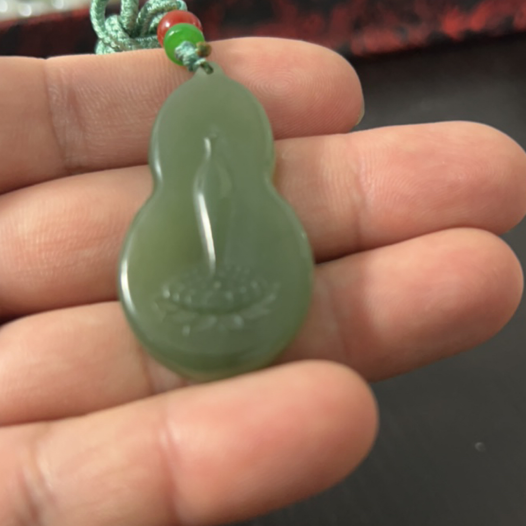 和田玉青玉葫芦型吊坠