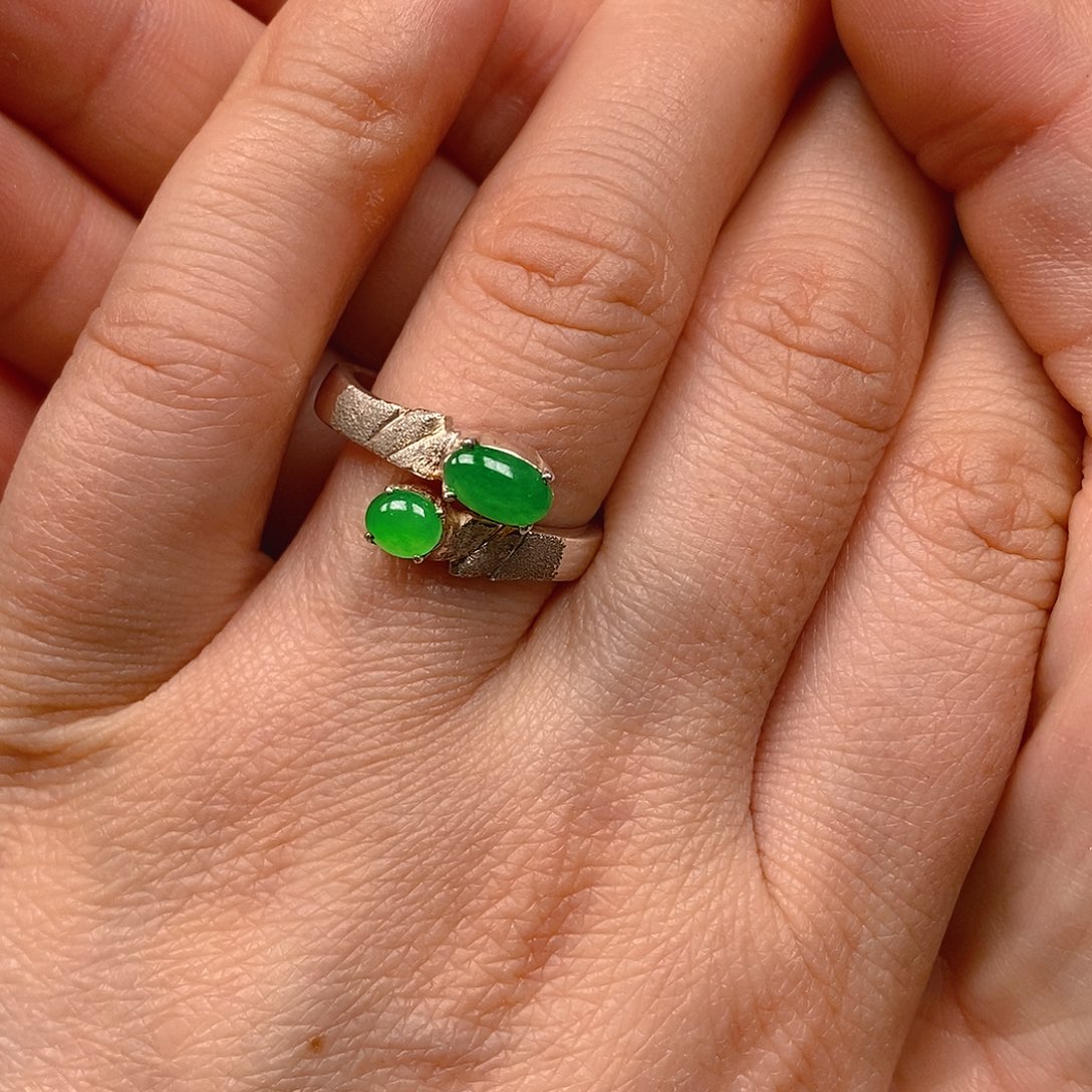 翡翠戒指未镶嵌金*程翡翠蛋面