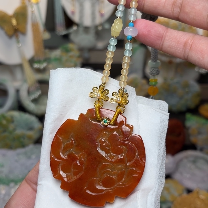 翡翠未镶嵌颈饰吊坠