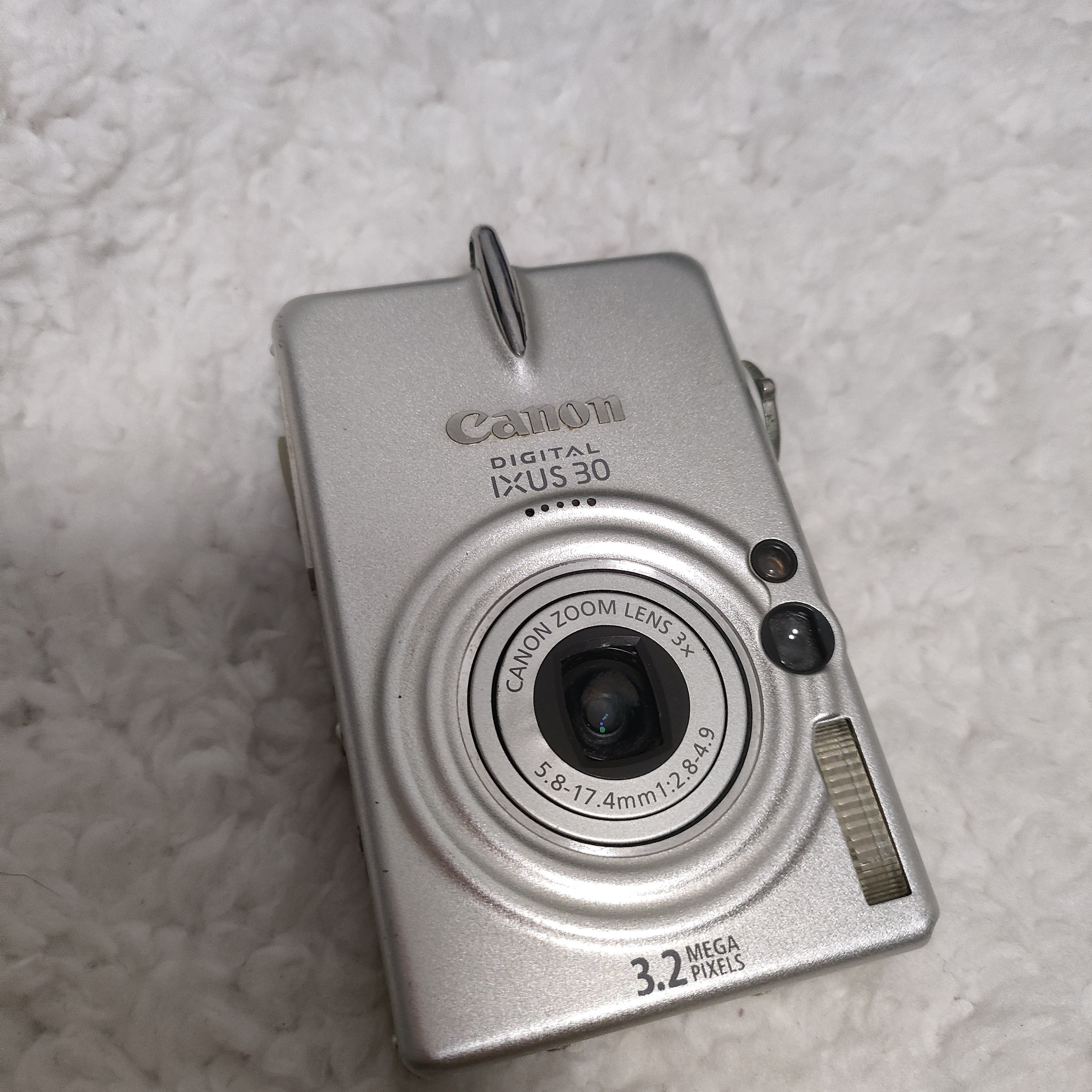 95新 Canon/佳能 lxus30 320万像素3倍光变配件齐全no退换