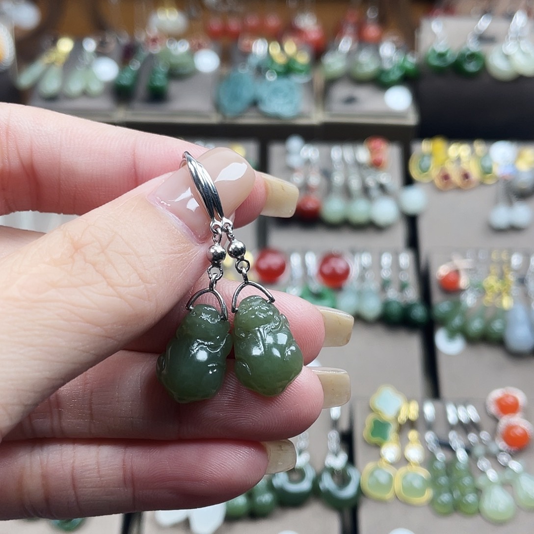 和田玉银S925镶嵌耳饰貔貅