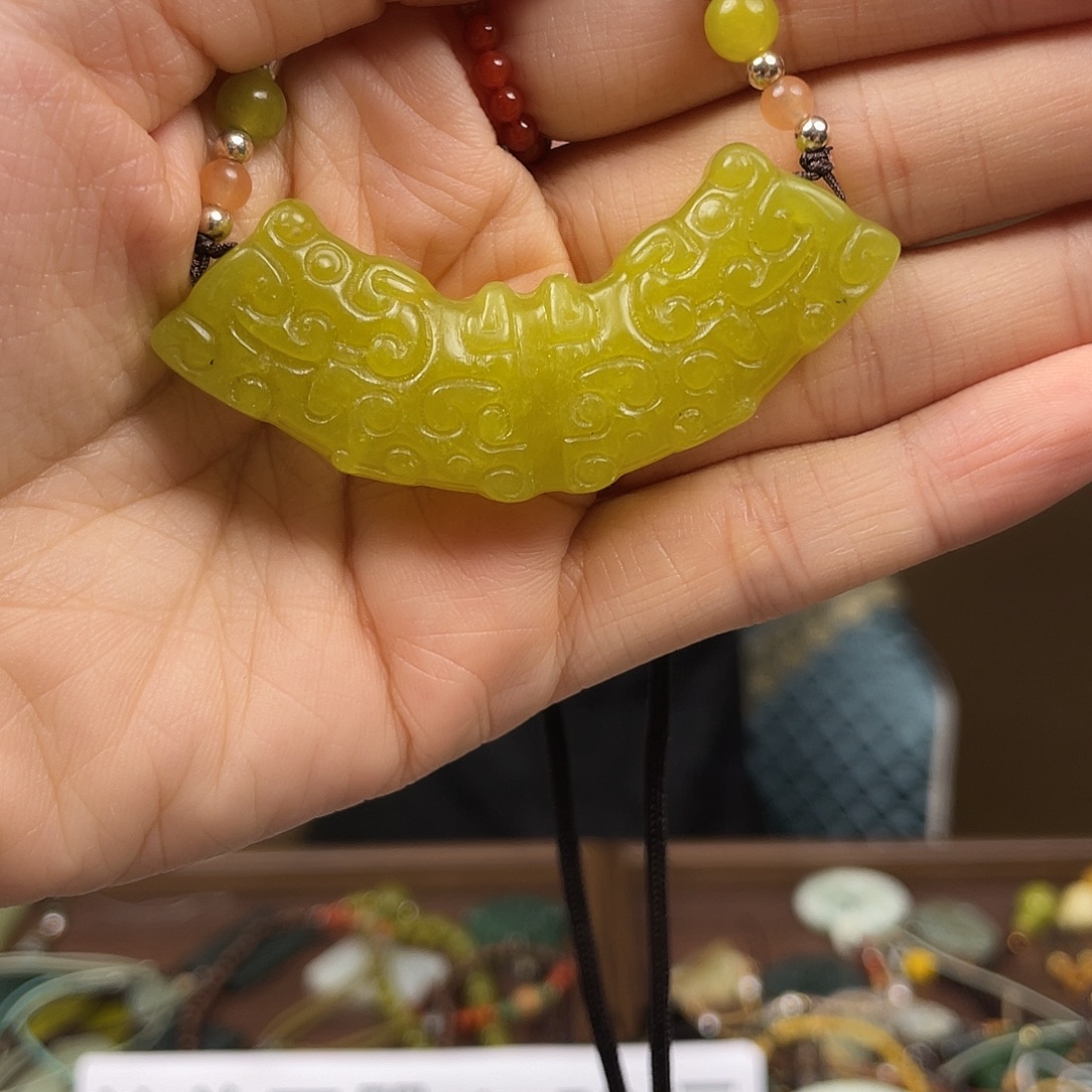 和田玉（糖玉）未镶嵌颈饰