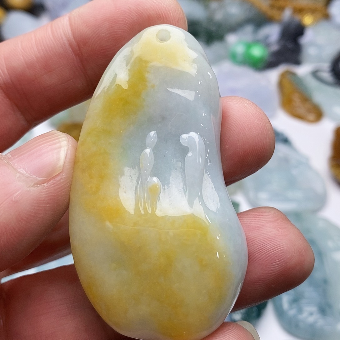 翡翠颈饰未镶嵌悟道