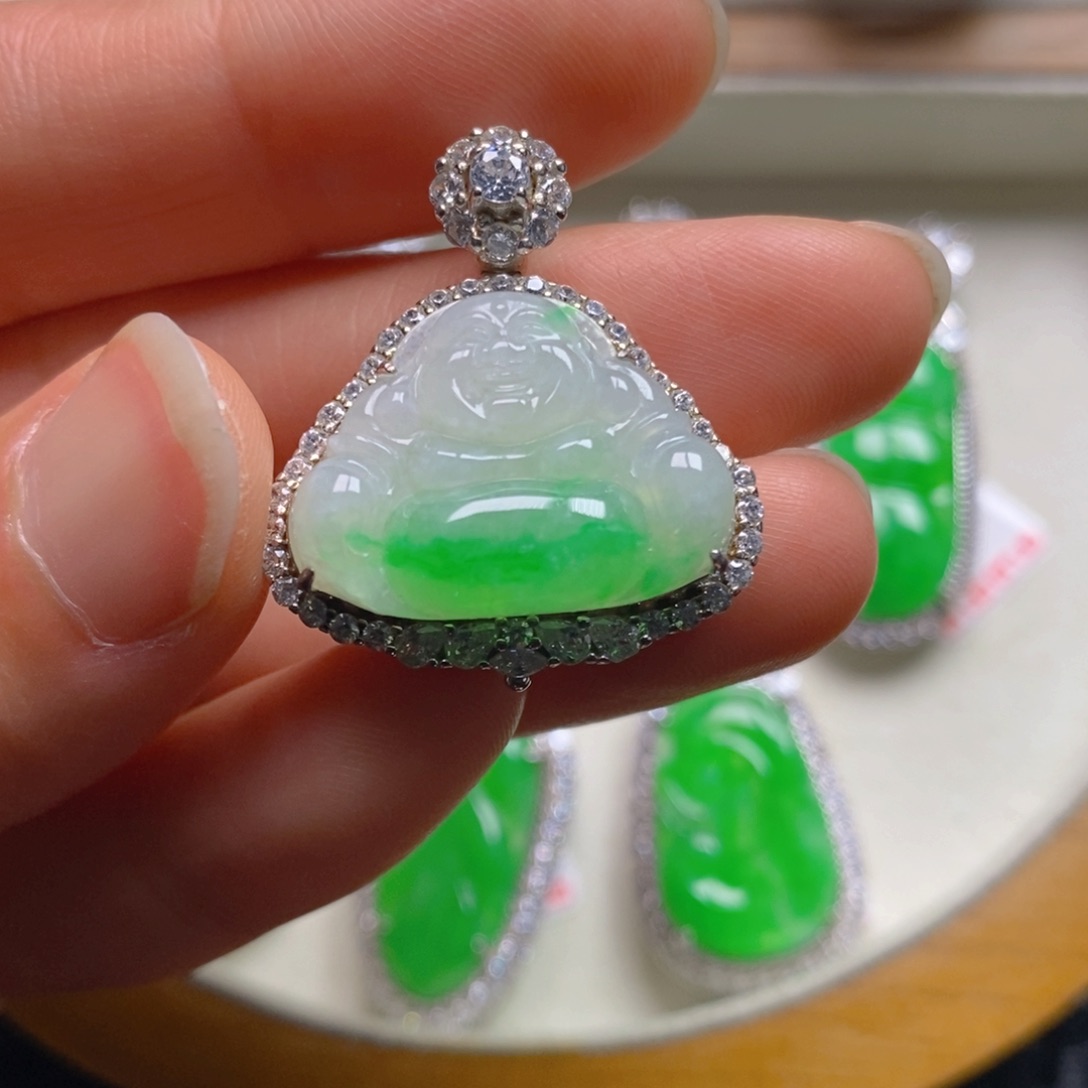 翡翠银S925镶嵌颈饰佛公吊坠