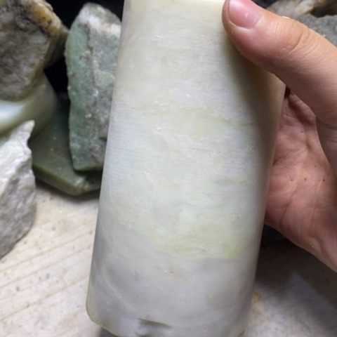 透闪石质玉未镶嵌珠宝半成品