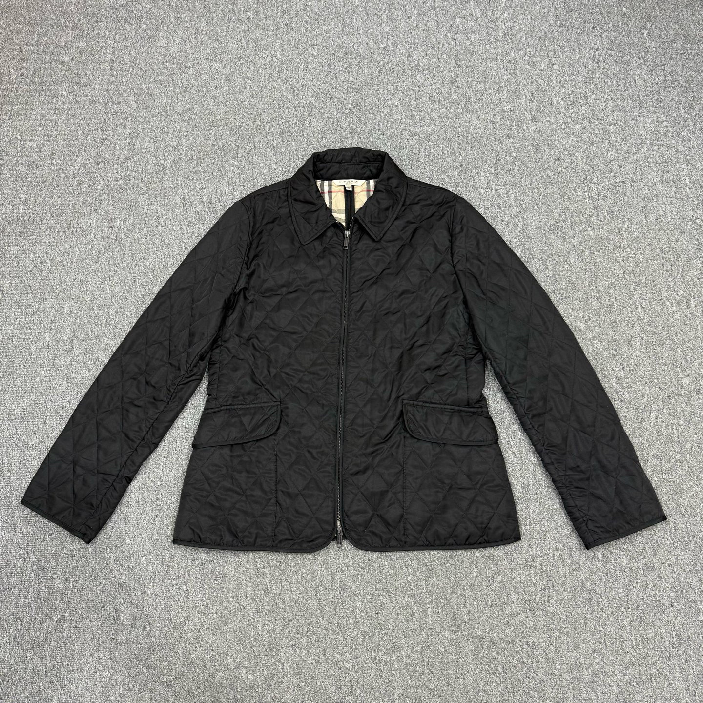 99新 BURBERRY/博柏利 18007974 黑色女款菱形纹棉服外套 M码99新