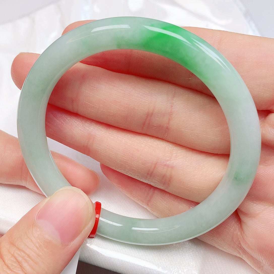 翡翠手镯未镶嵌抖音539