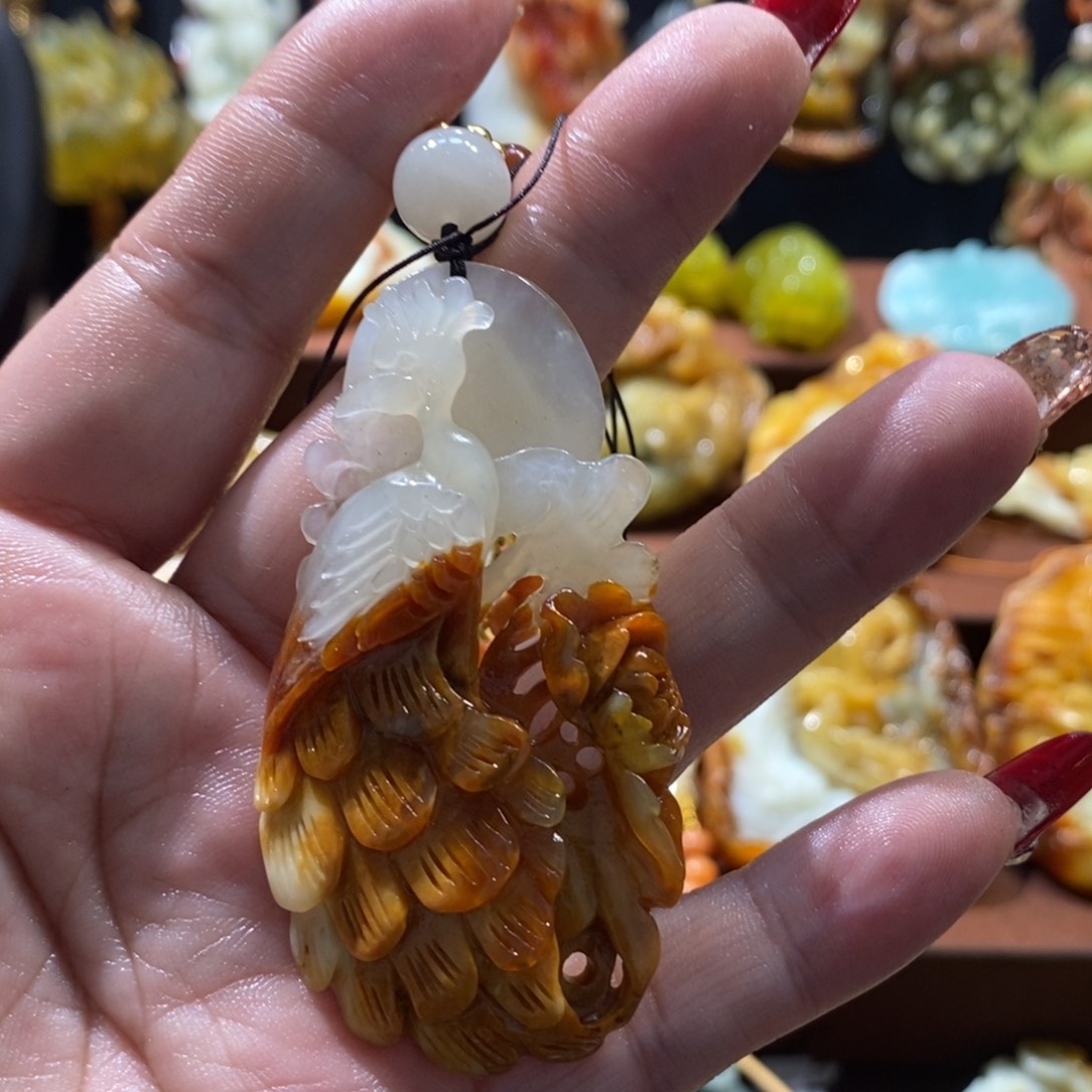 蛇纹石玉颈饰未镶嵌