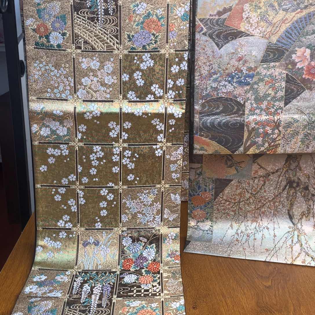 织绣格子唐草花纹