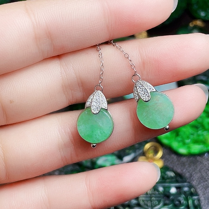 翡翠银S925镶嵌颈饰多样性