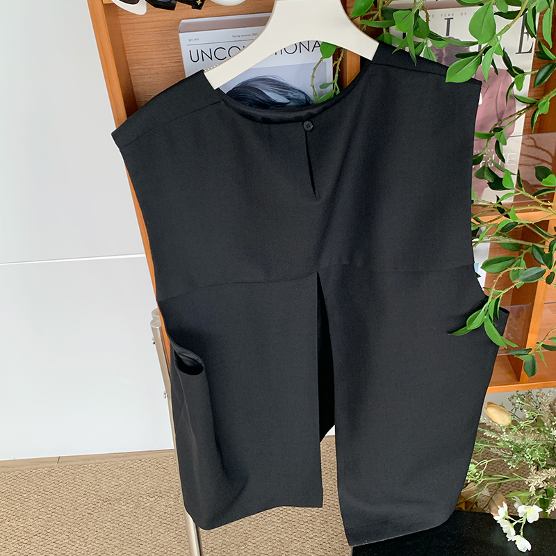 【C】大码微胖MM纯色设计感后开叉马甲   2780