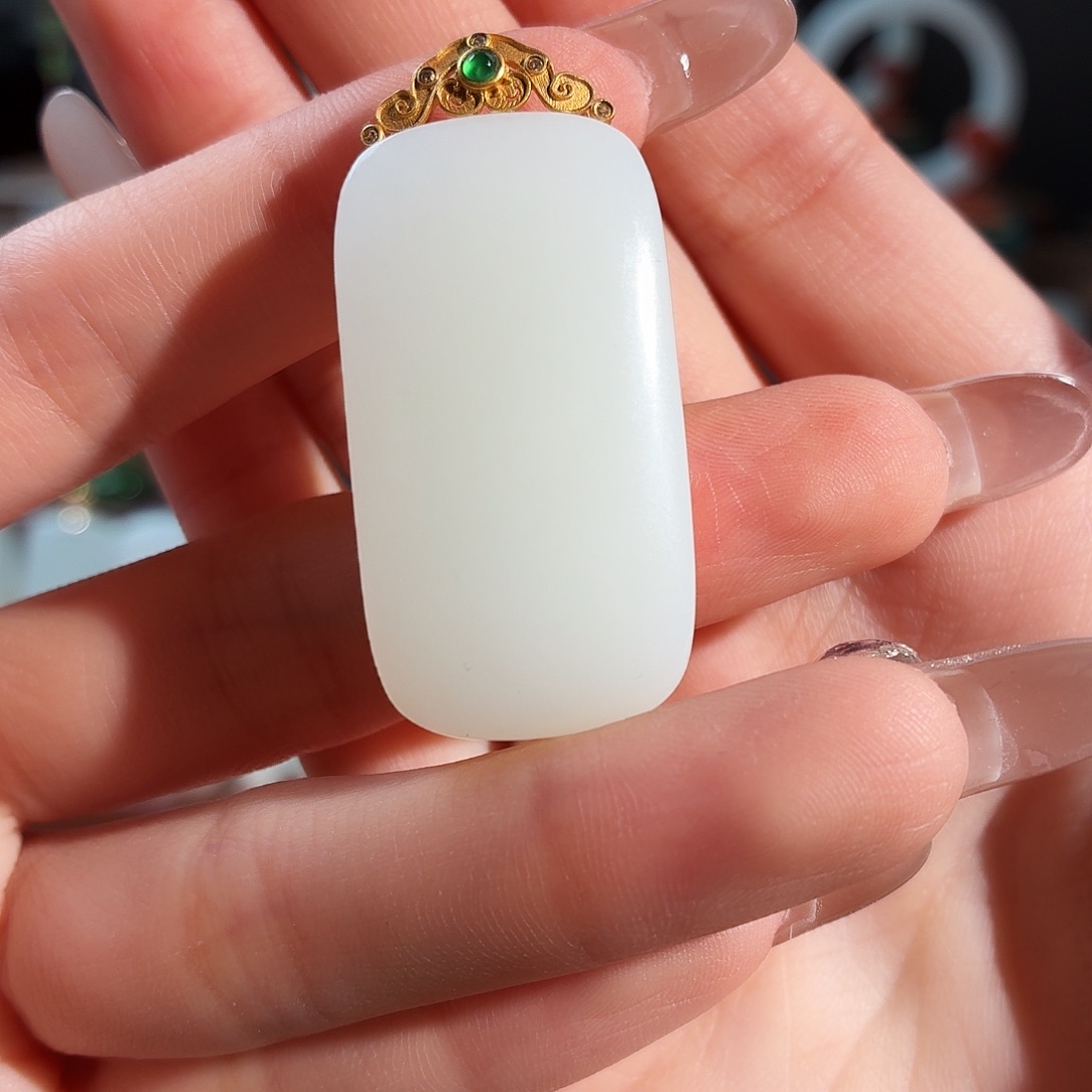 和田玉18K金镶嵌颈饰T