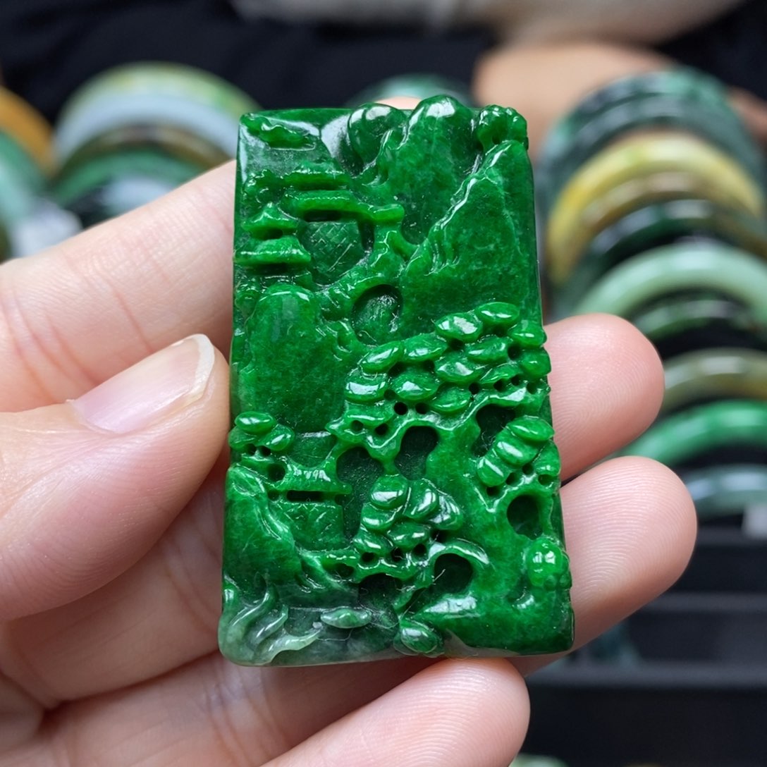 翡翠颈饰未镶嵌山水13号