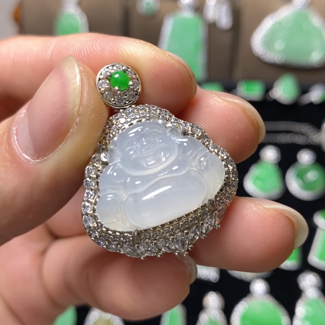 翡翠颈饰银S925镶嵌天然翡翠