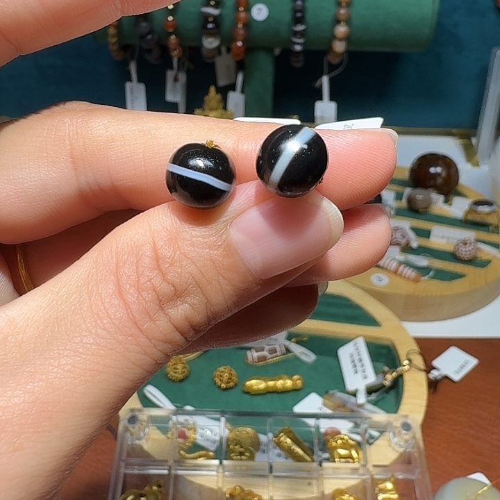 抖***抖吊坠(不含链)玻璃珠径10mm左右