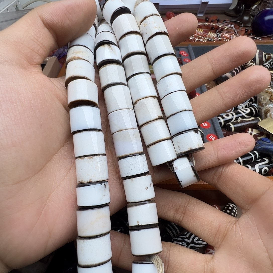 邱***慧玛瑙/玉髓未镶嵌珠宝半成品