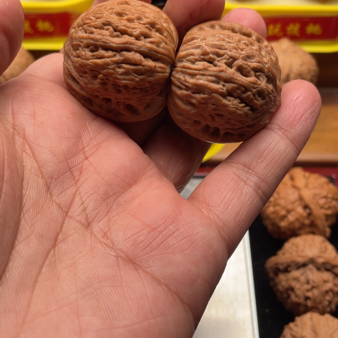 啊***！文玩核桃吊坠铁锤