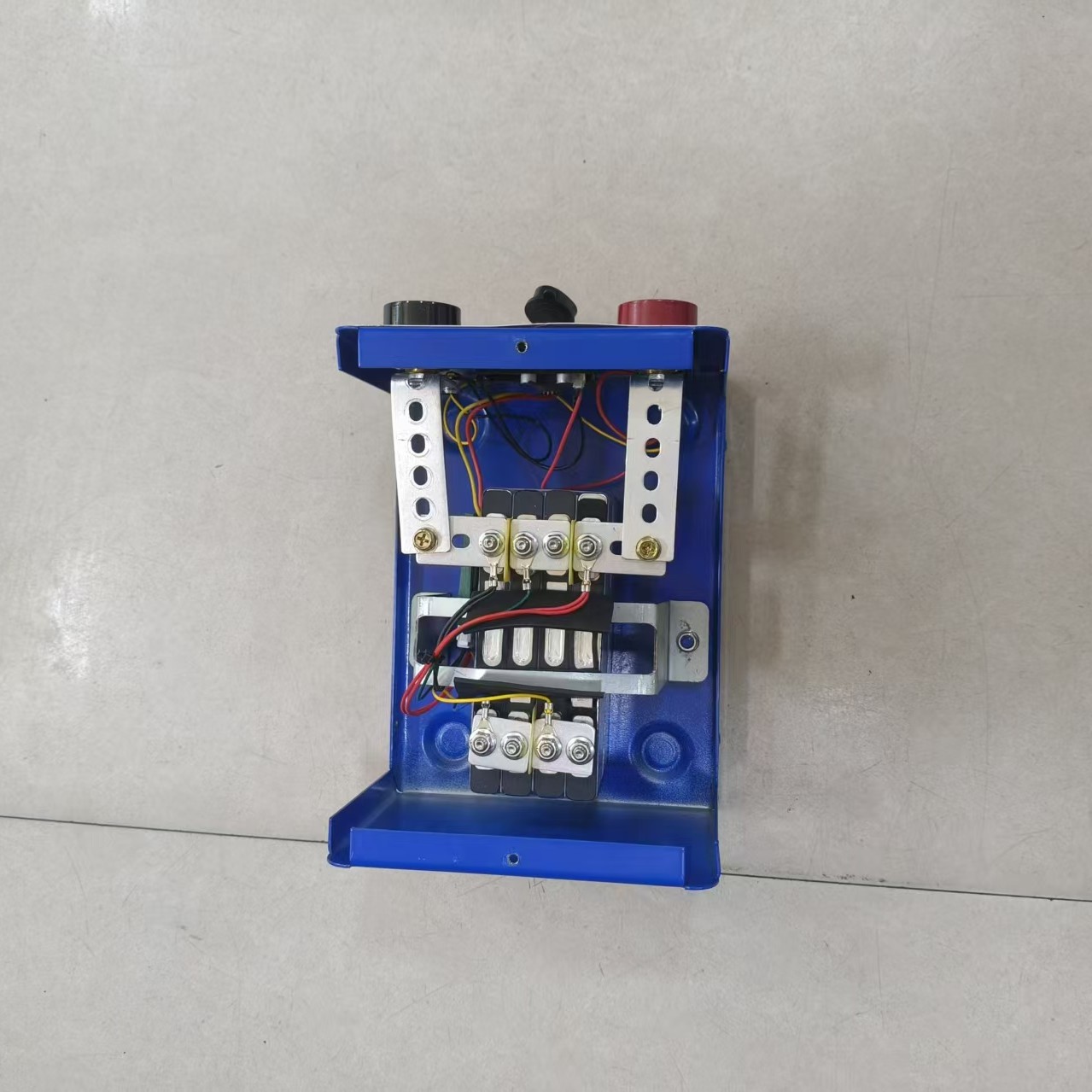 欣旺达一并四串12v专用应急启动电源，福利款