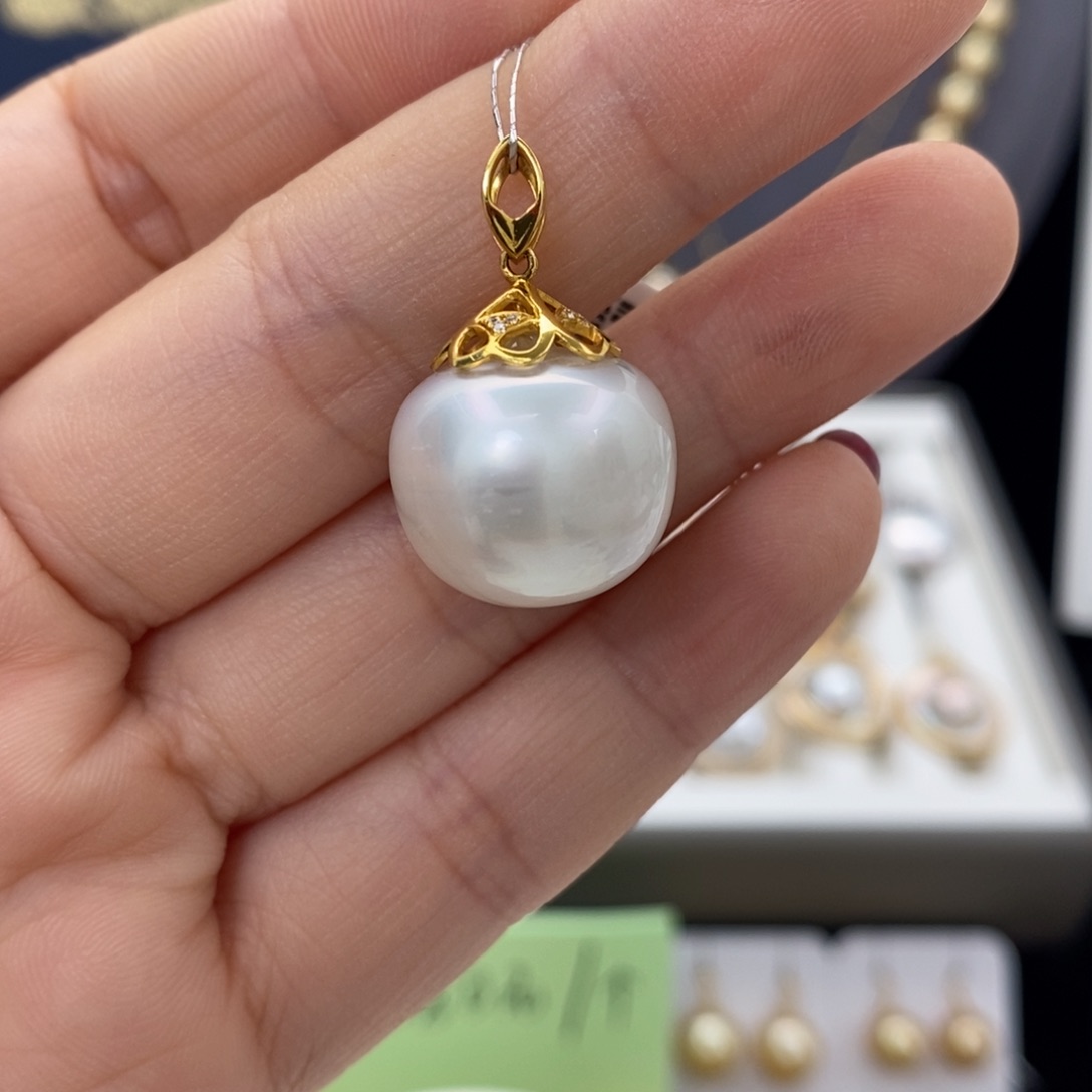 海水珍珠颈饰18K金镶嵌16-17m m