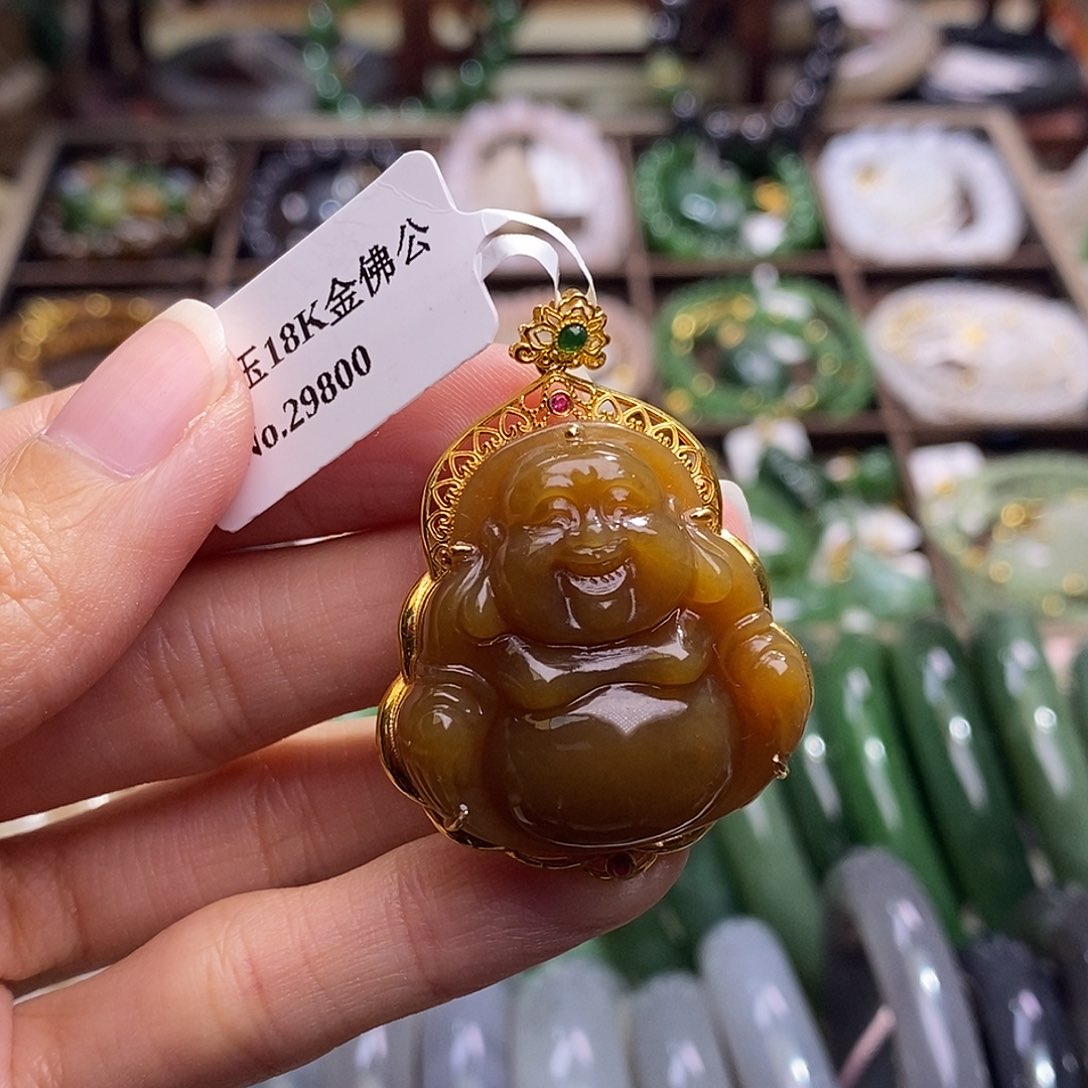 颈饰未镶嵌和田玉且末糖金镶佛公吊坠