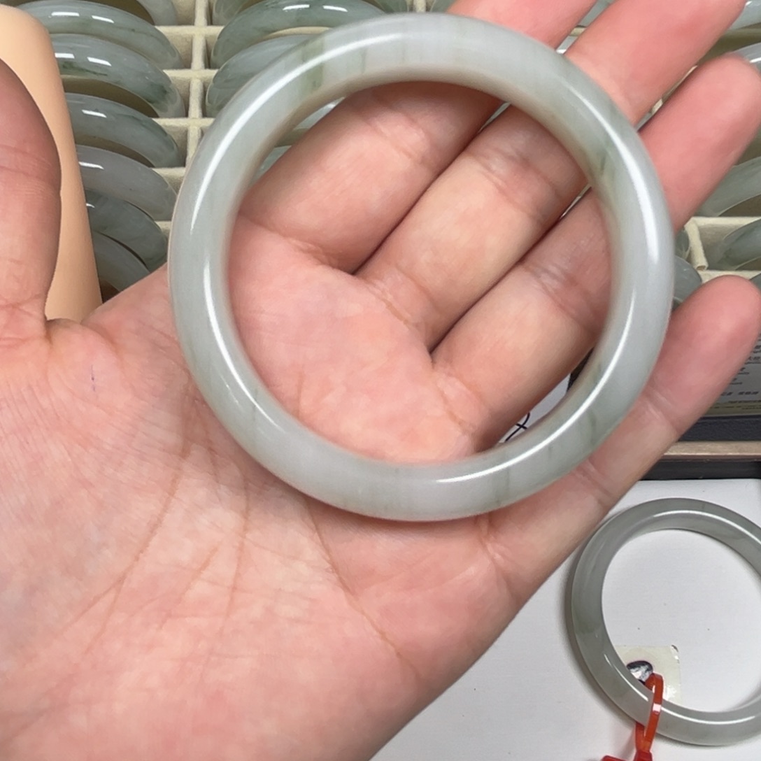 未镶嵌手镯石英质玉