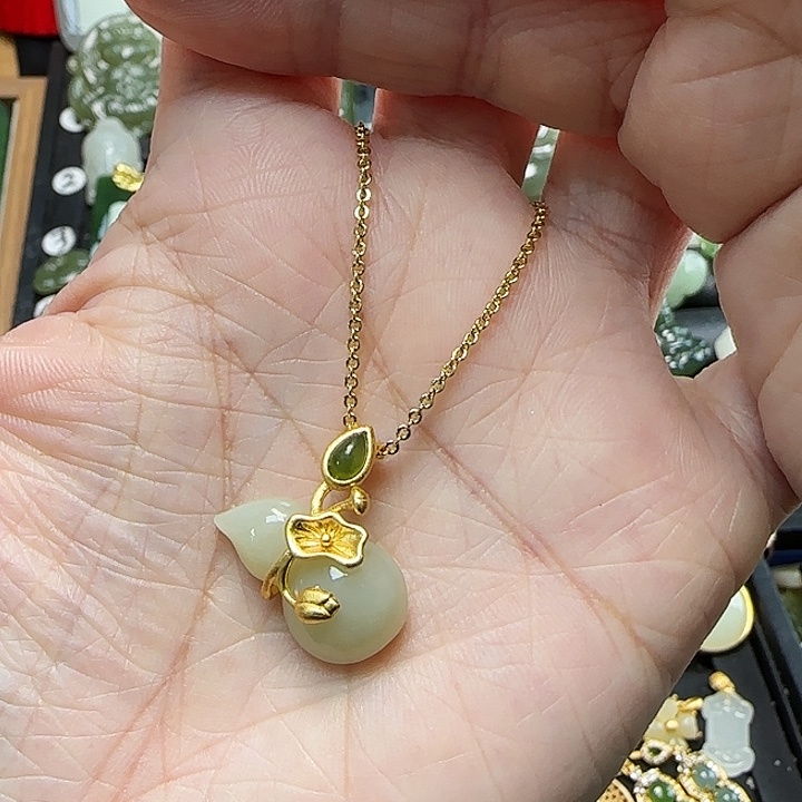 吊坠(赠链)银S925镶嵌和田玉