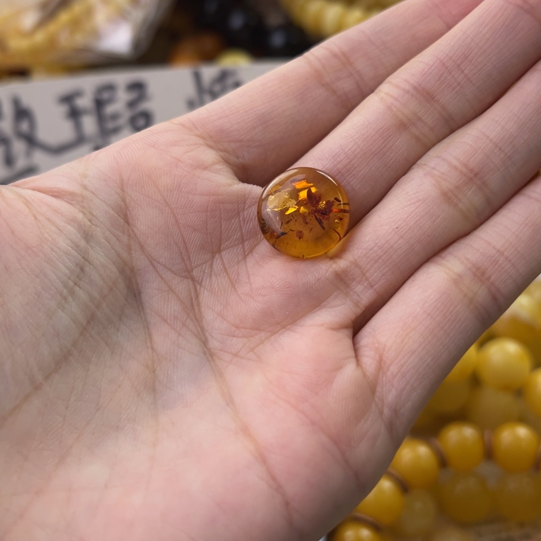 琥珀珠宝奇石未镶嵌