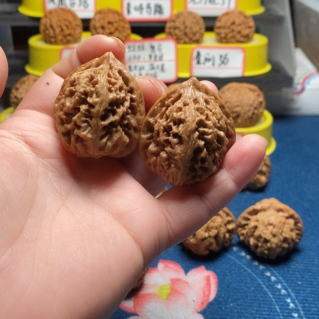 文玩核桃吊坠棱凤凰台
