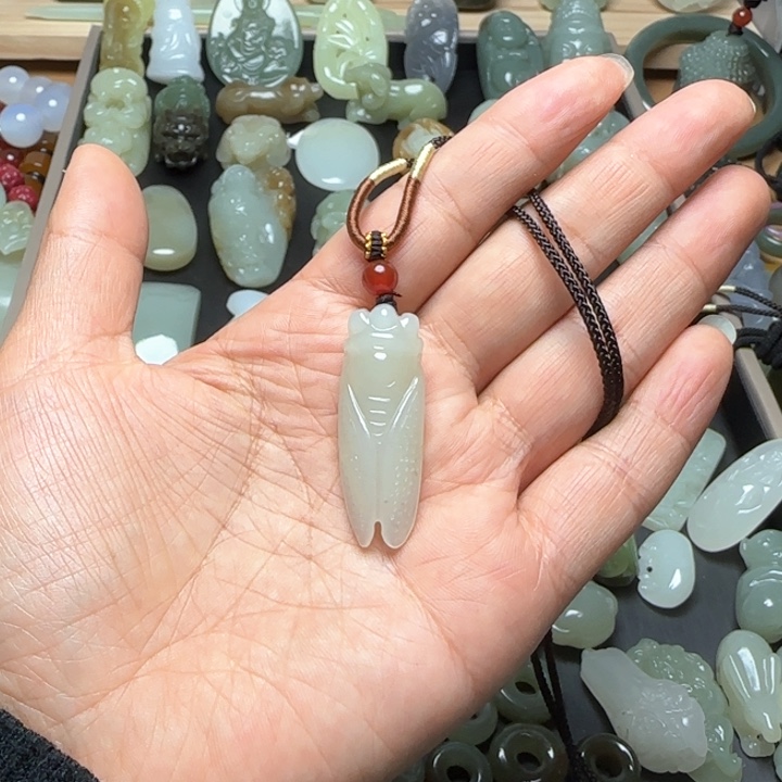 和田玉挂件未镶嵌沁**水