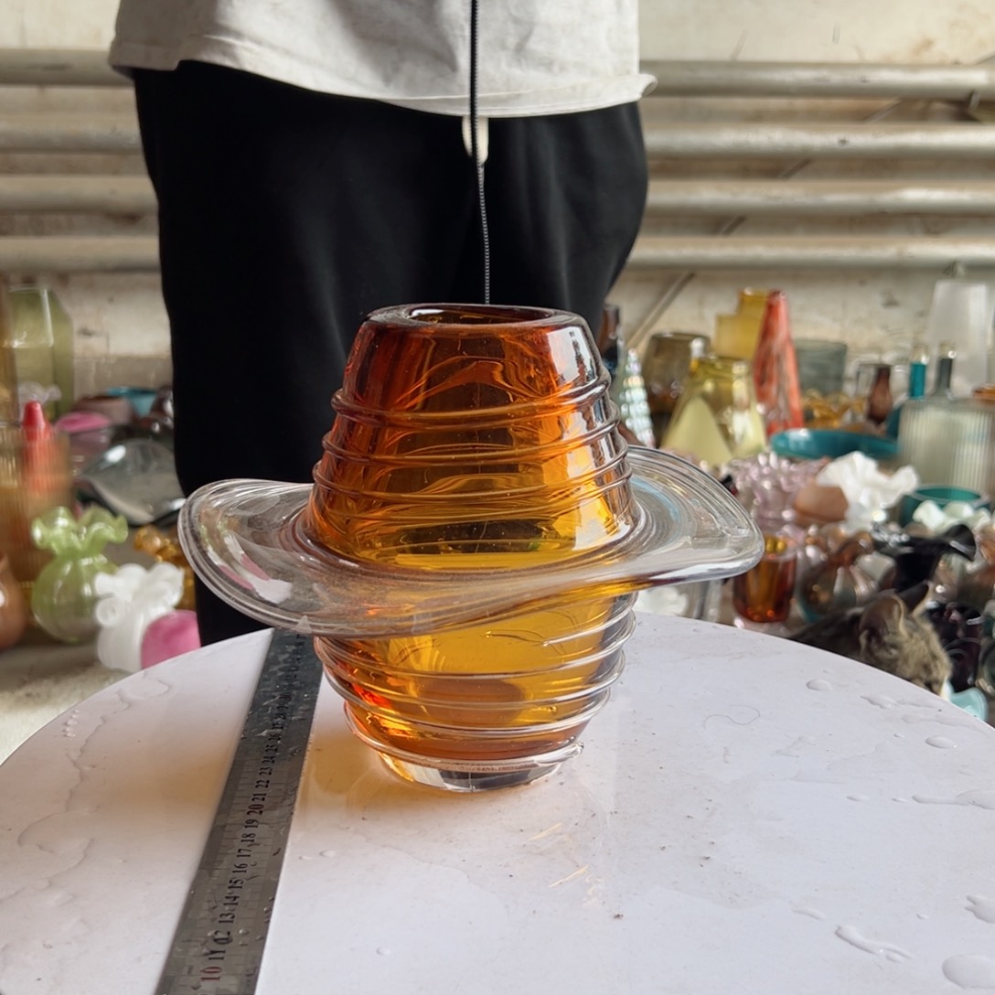 琥珀琉璃花器摆件高度20微瑕