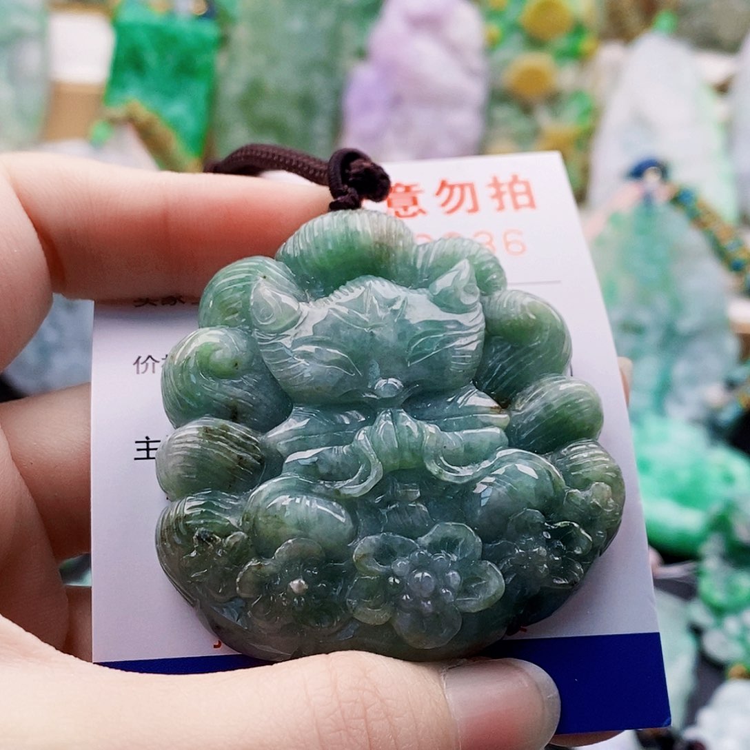 吊坠(不含链)未镶嵌翡翠