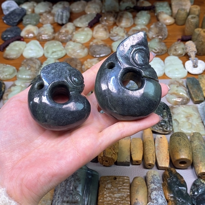 岫岩河磨玉（透闪石质玉）颈饰未镶嵌喜**多