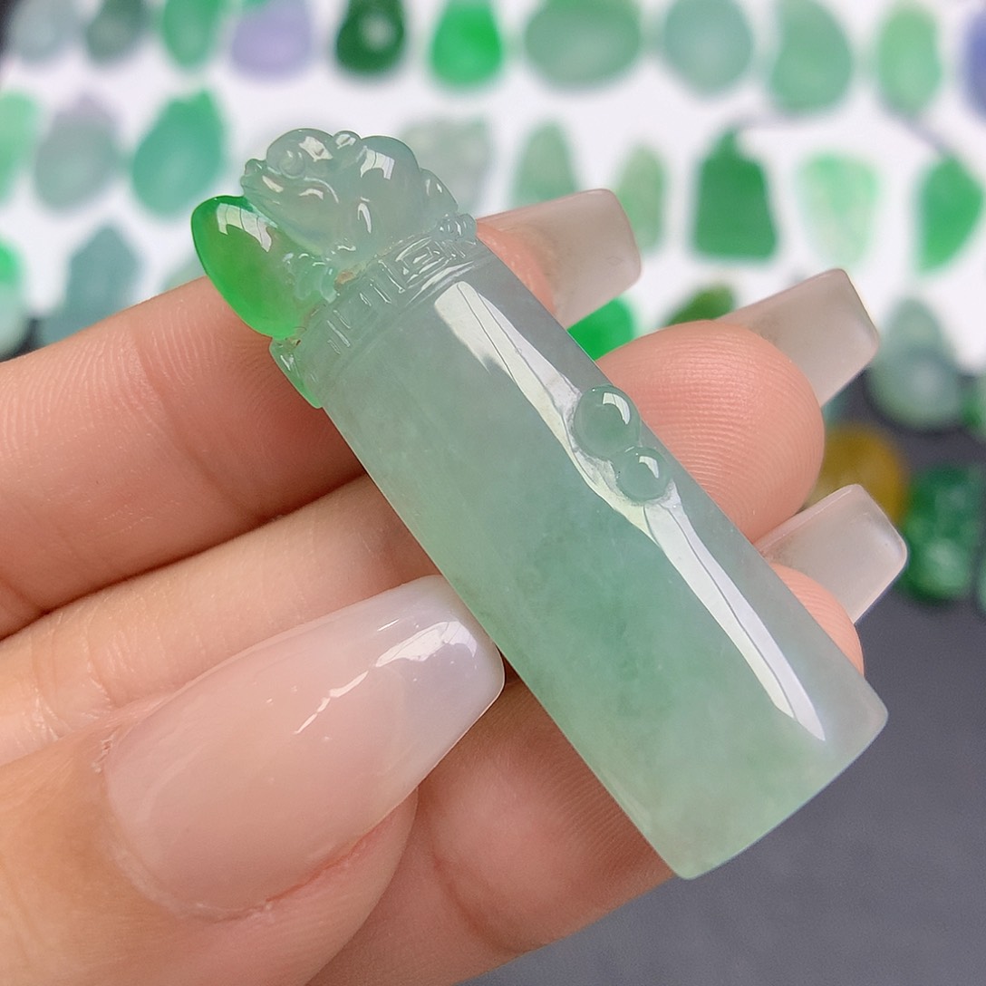 翡翠颈饰未镶嵌无事柱