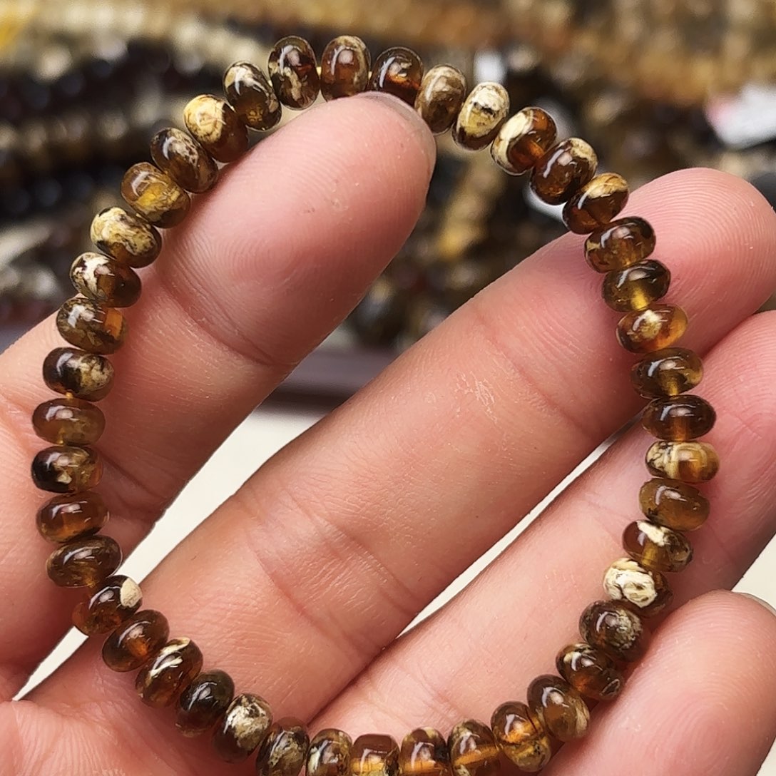 琥珀未镶嵌裸石六