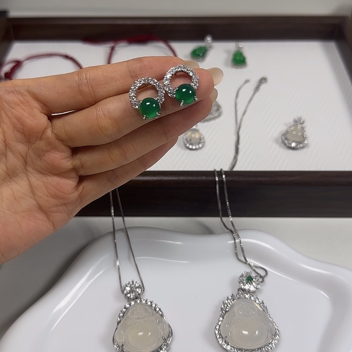 玛瑙/玉髓合金颈饰绿玉髓小蛋面