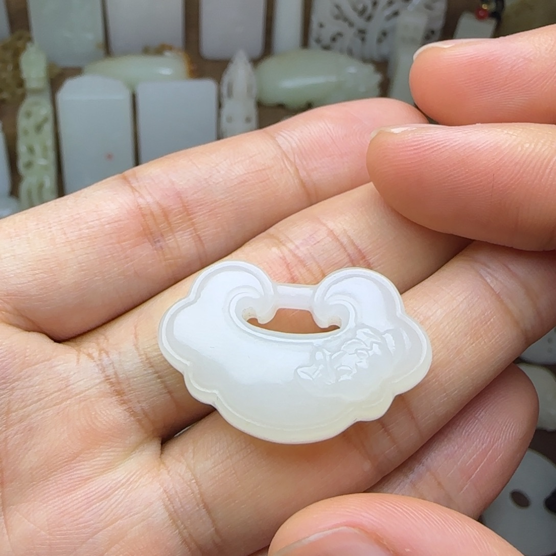 和田玉未镶嵌挂件